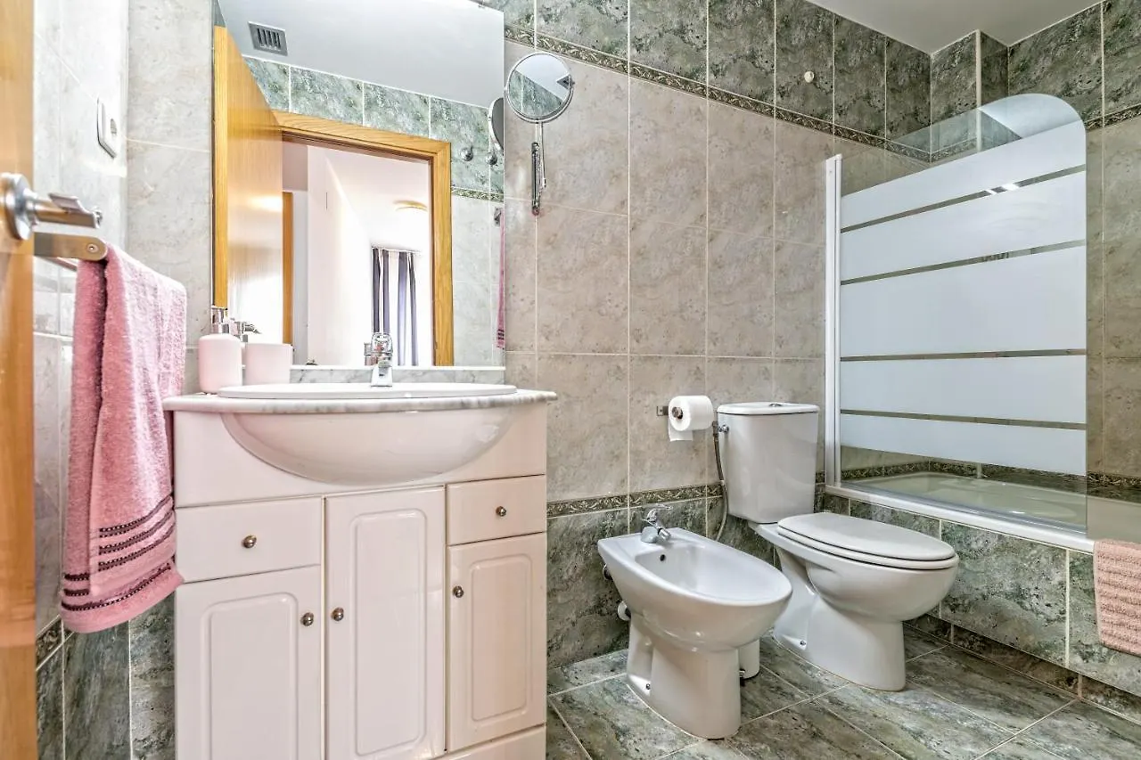 Cálido apartamento con piscina en Barcelona Ripollet 0*,  España