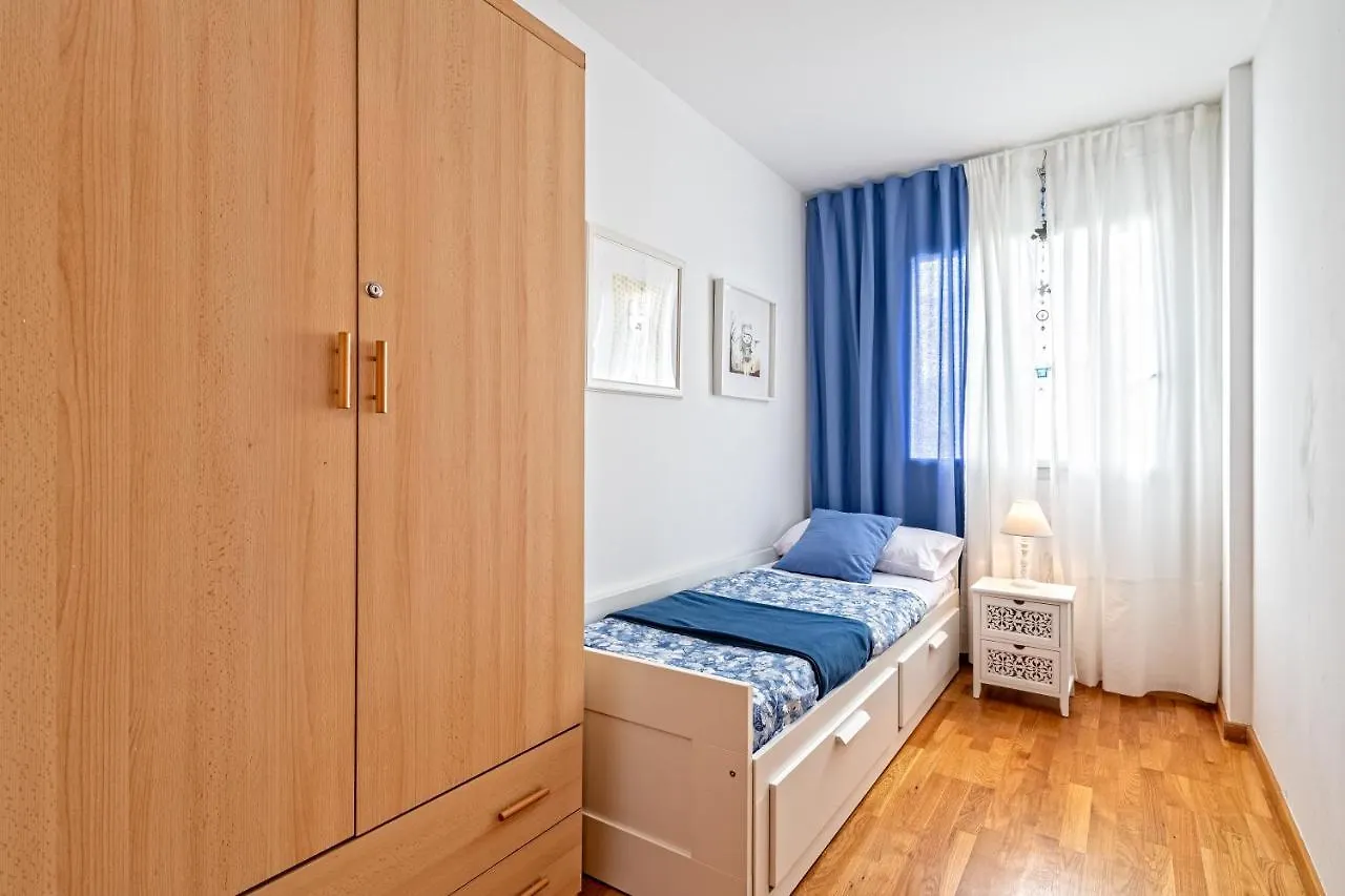 Cálido apartamento con piscina en Barcelona Ripollet España